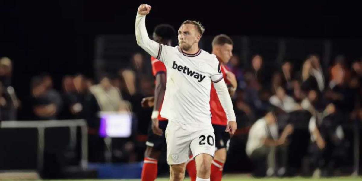 West Ham-yttern Jarrod Bowen är en spelare som Liverpool "beundrar"