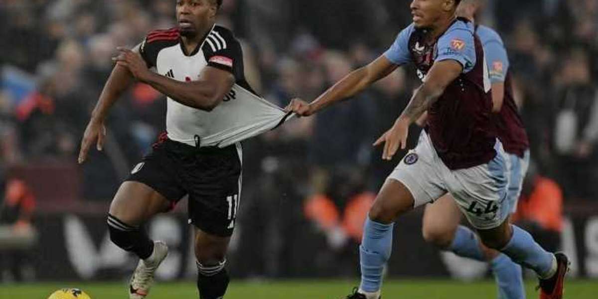 L'ex ala del Barcellona e del Fulham, Adama Traore, è legato alla Liga